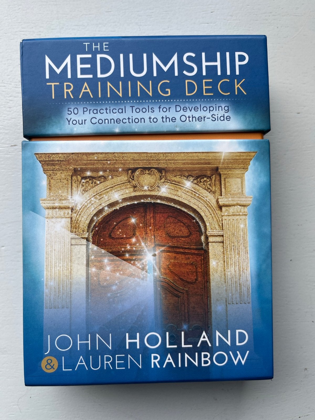 The Mediumship Training Deck - John Holland & Lauren Rainbow, Ophalen of Verzenden, Nieuw, Spiritualiteit algemeen, Instructieboek