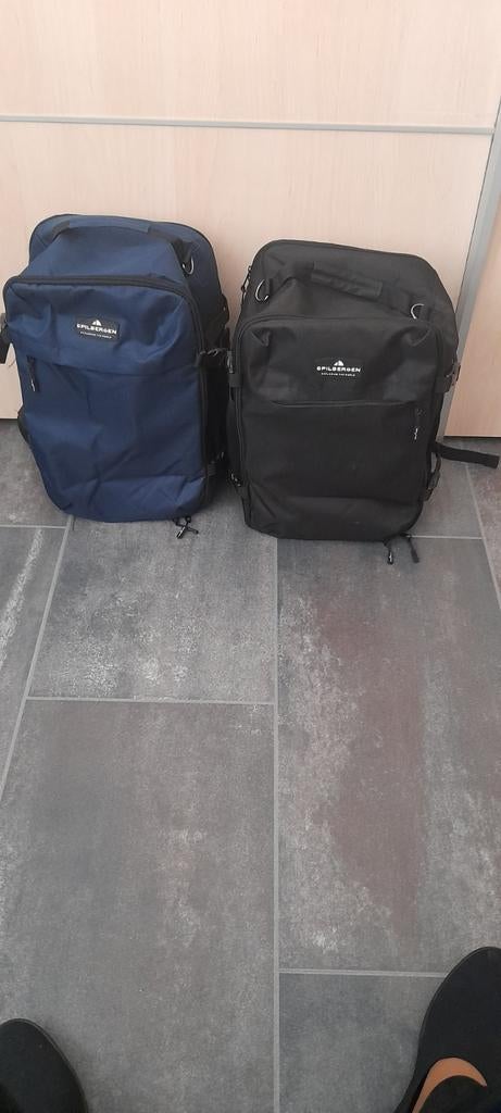 Underchair vliegtuig rugzakken, Ophalen, Overige materialen, Minder dan 50 cm, Zo goed als nieuw