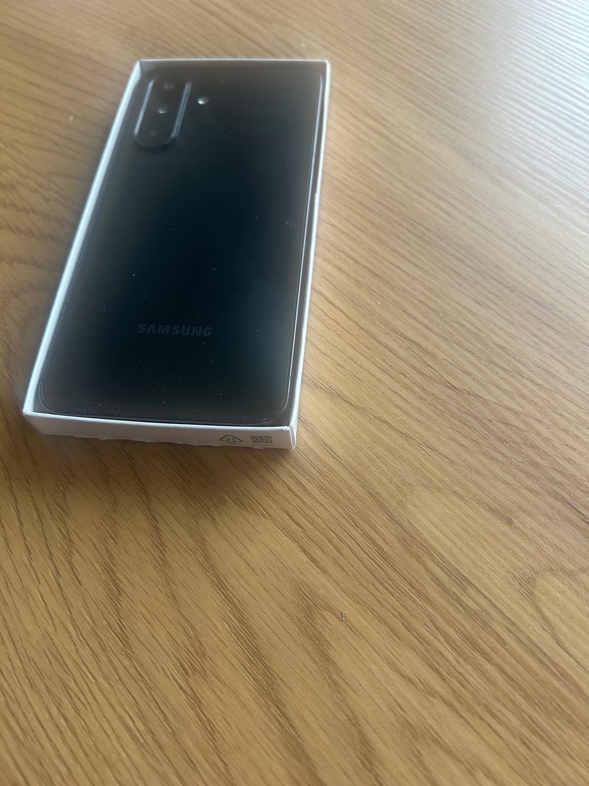 Samsung Galaxy A17 - Nieuw in doos
