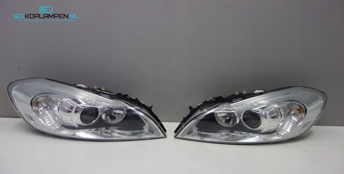 Volvo C70 2 / II Facelift Xenon koplamp links rechts