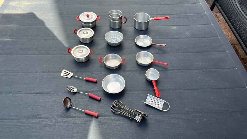 Oud speelgoed aluminium keuken pannenset, Ophalen of Verzenden, Gebruikt, Jongen of Meisje