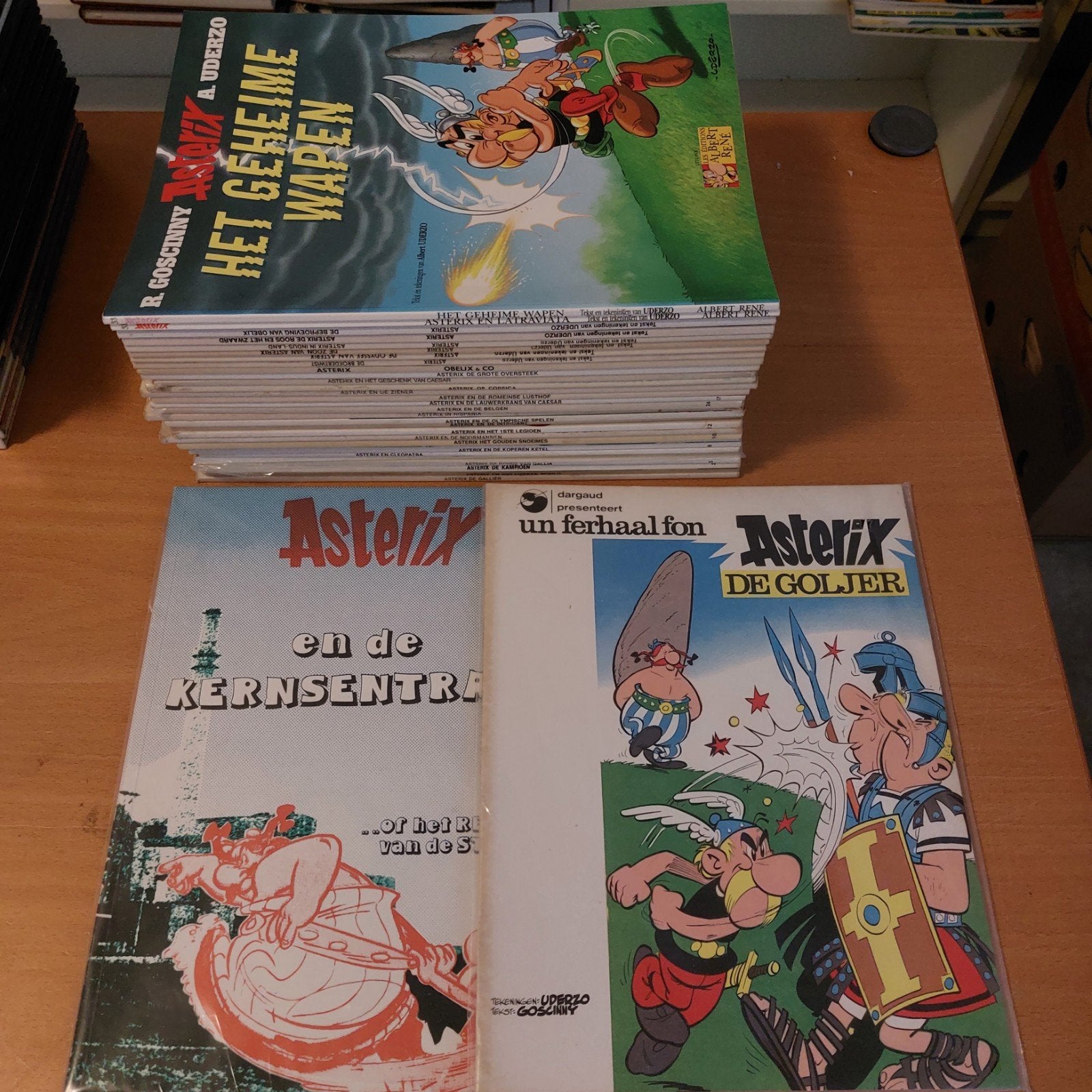 Serie Asterix en Obelix 1 t/m 33 (-3 nrs) en 2 extra strips, Boeken, Complete serie of reeks, Ophalen of Verzenden, Gelezen
