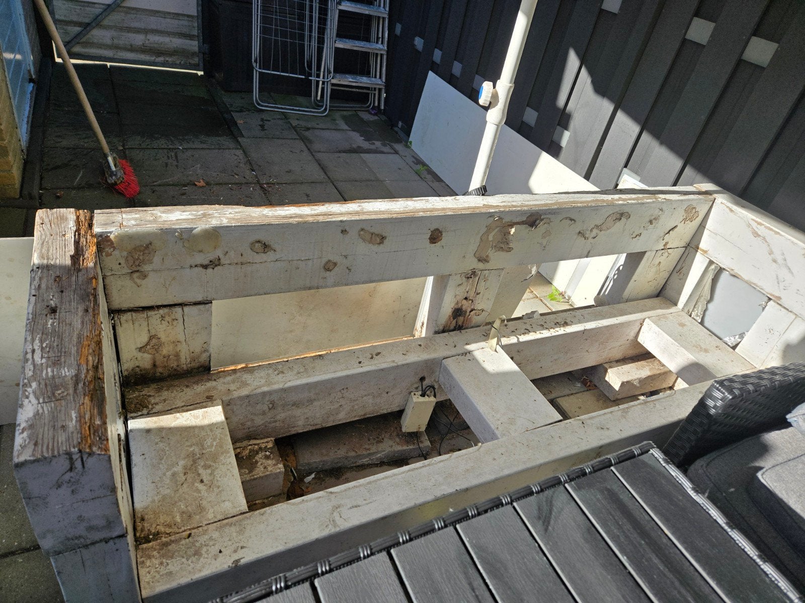 Vurenhout voor bouw of openhaard - Gebeitst, Gebruikt, Overige typen, Vuren, Ophalen