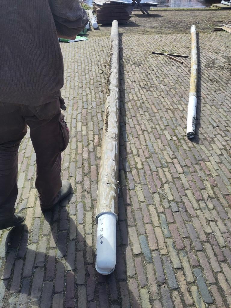 Oude Houten Mast - 7.25m lang, 17cm breed, Watersport en Boten, Zeilen en Zeiltoebehoren, Ophalen, Gebruikt, Minder dan 15 m²