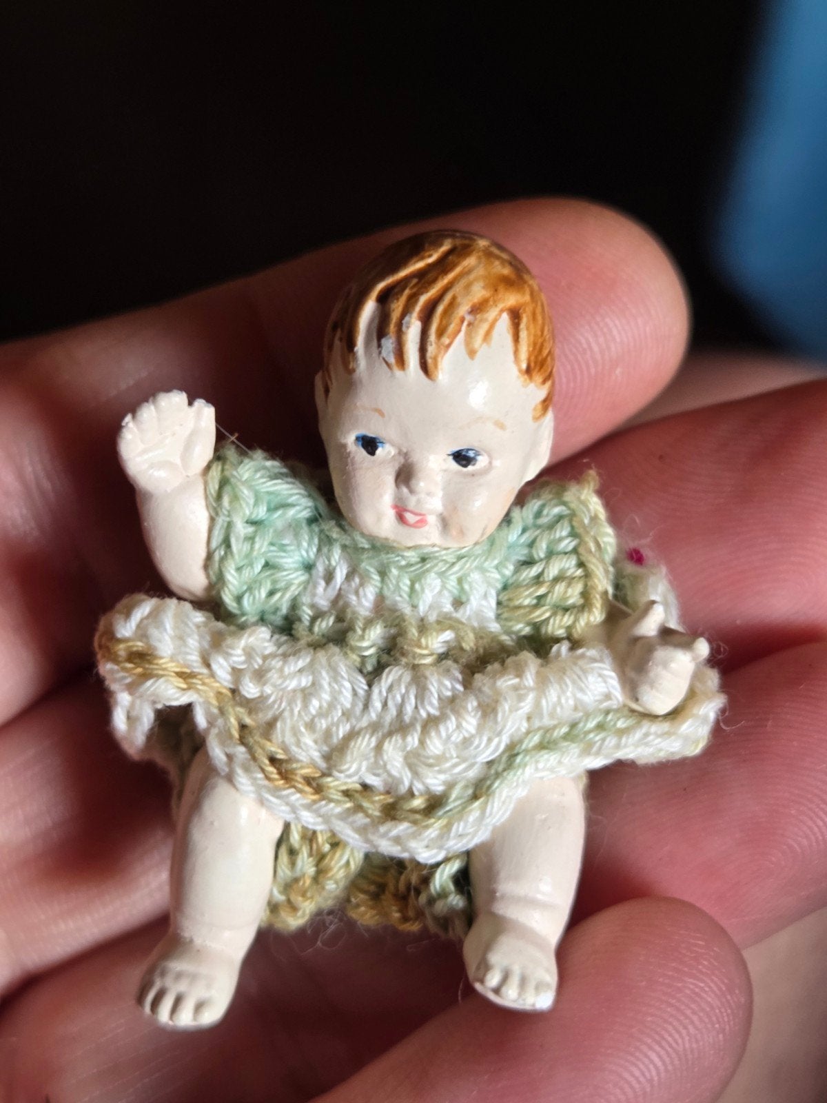 Porseleinen  oud popje 4 cm, Verzamelen, Ophalen of Verzenden, Gebruikt, Poppenhuis