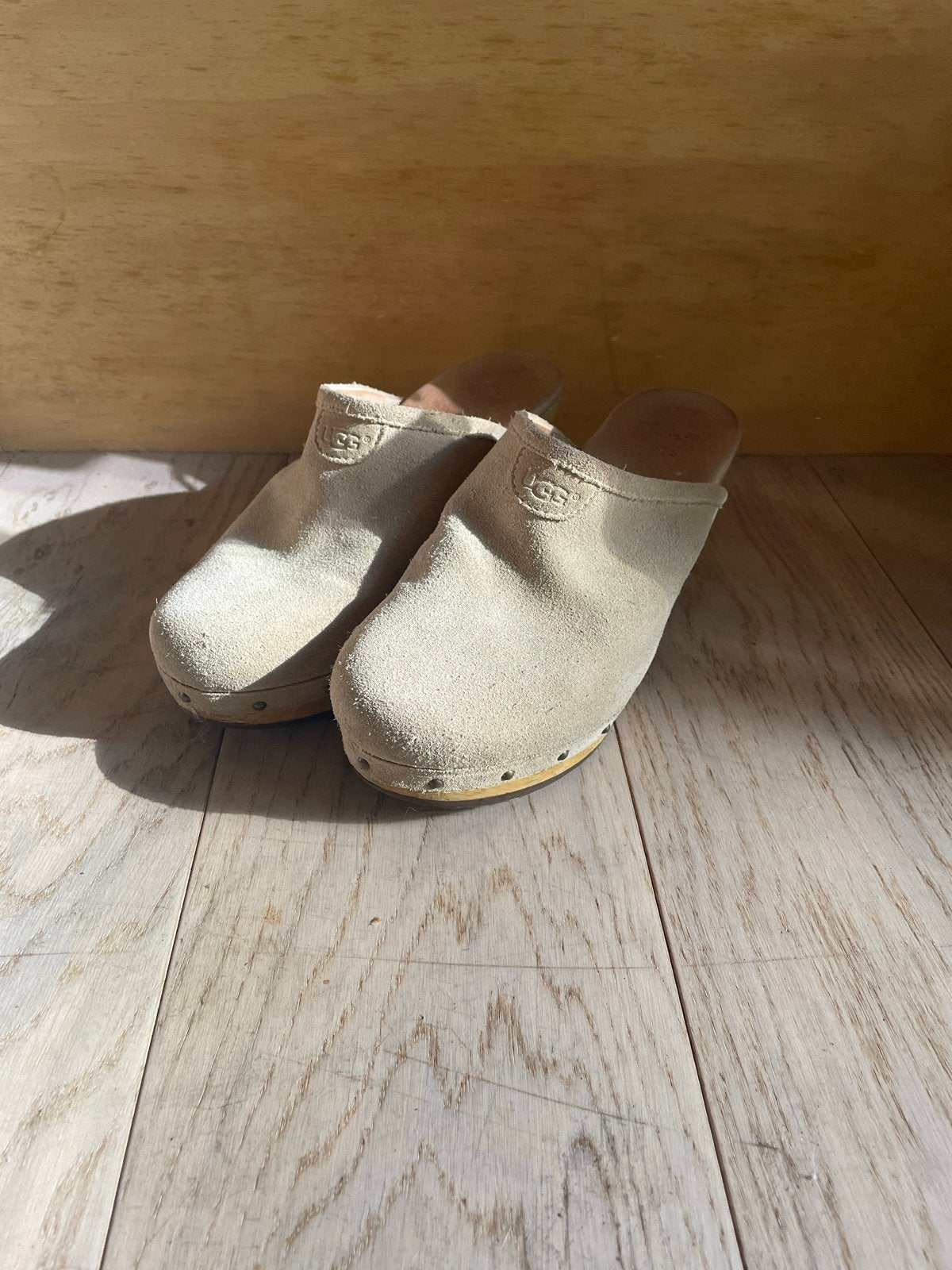 Ugg klompen maat 38 - Zo goed als nieuw, Ophalen of Verzenden, Zo goed als nieuw, Beige, Overige typen