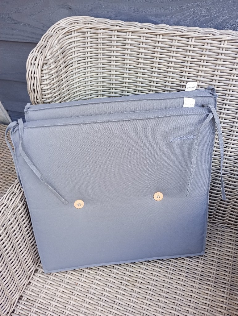 2 grijze tuinkussens, Tuin en Terras, Textileen, Zo goed als nieuw, Stoel, Tuinset