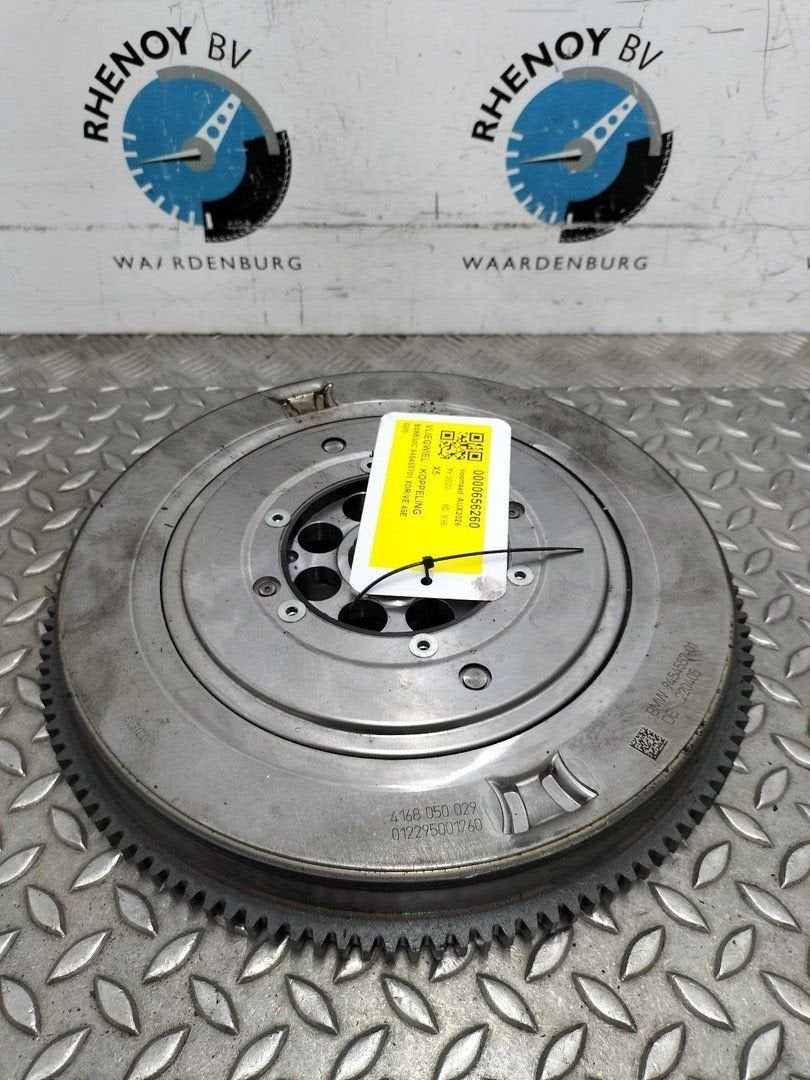 BMW X5 VLIEGWIEL / KOPPELING 945455701 2022, Ophalen of Verzenden, Gebruikt, Stiba lid