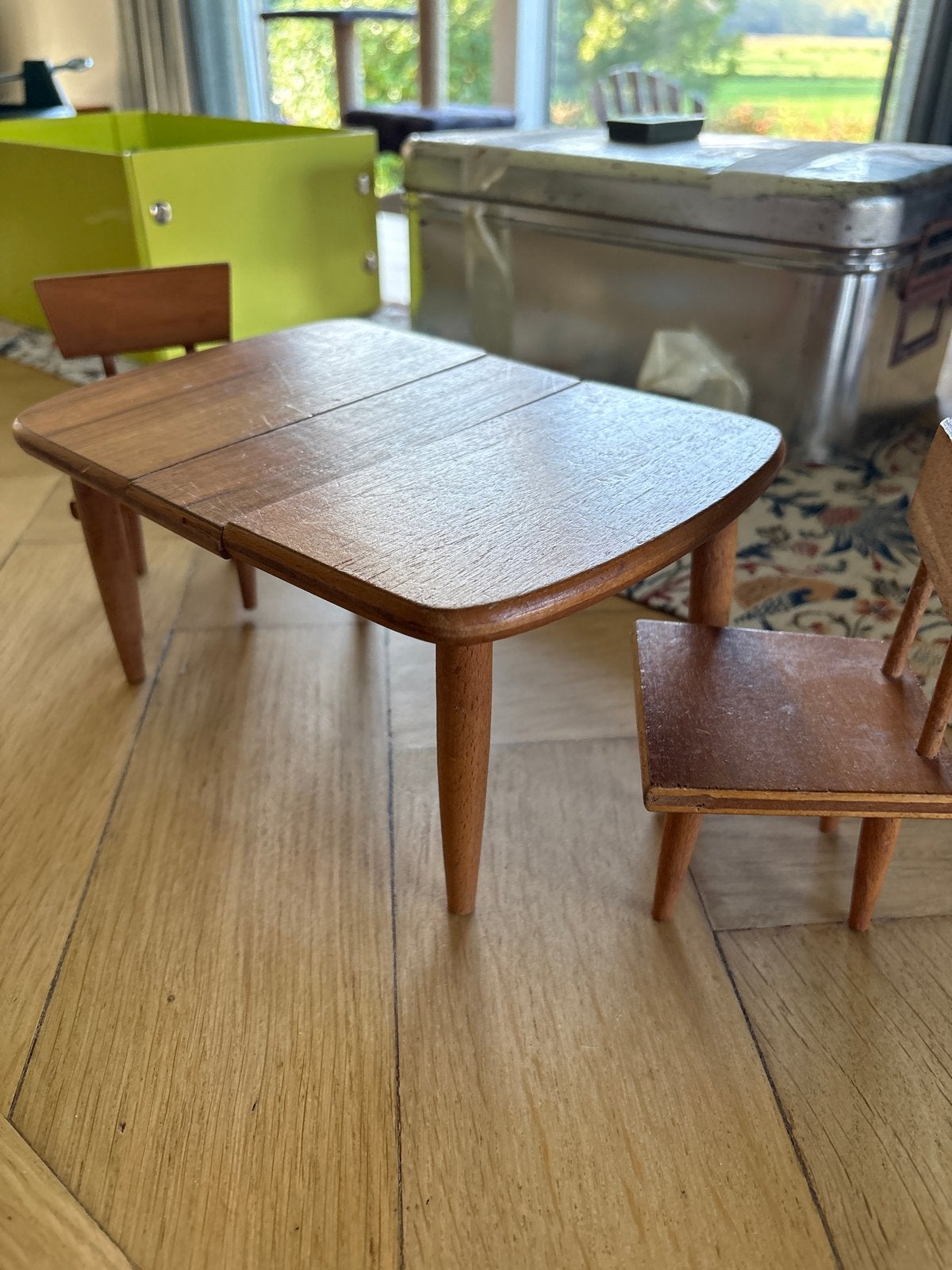 Vintage houten poppenhuis tafel en stoelen, Antiek en Kunst, Ophalen