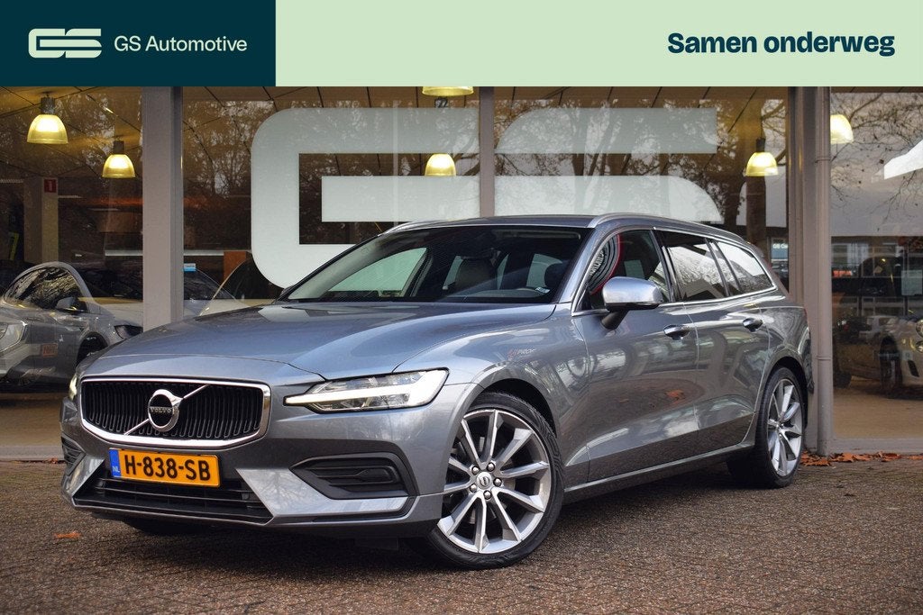 Volvo V60 2.0 T4 Momentum Pro met 19inch|LED|CARPLAY|CRUISEE, 15 km/l, 1969 cc, Leder en Stof, Origineel Nederlands