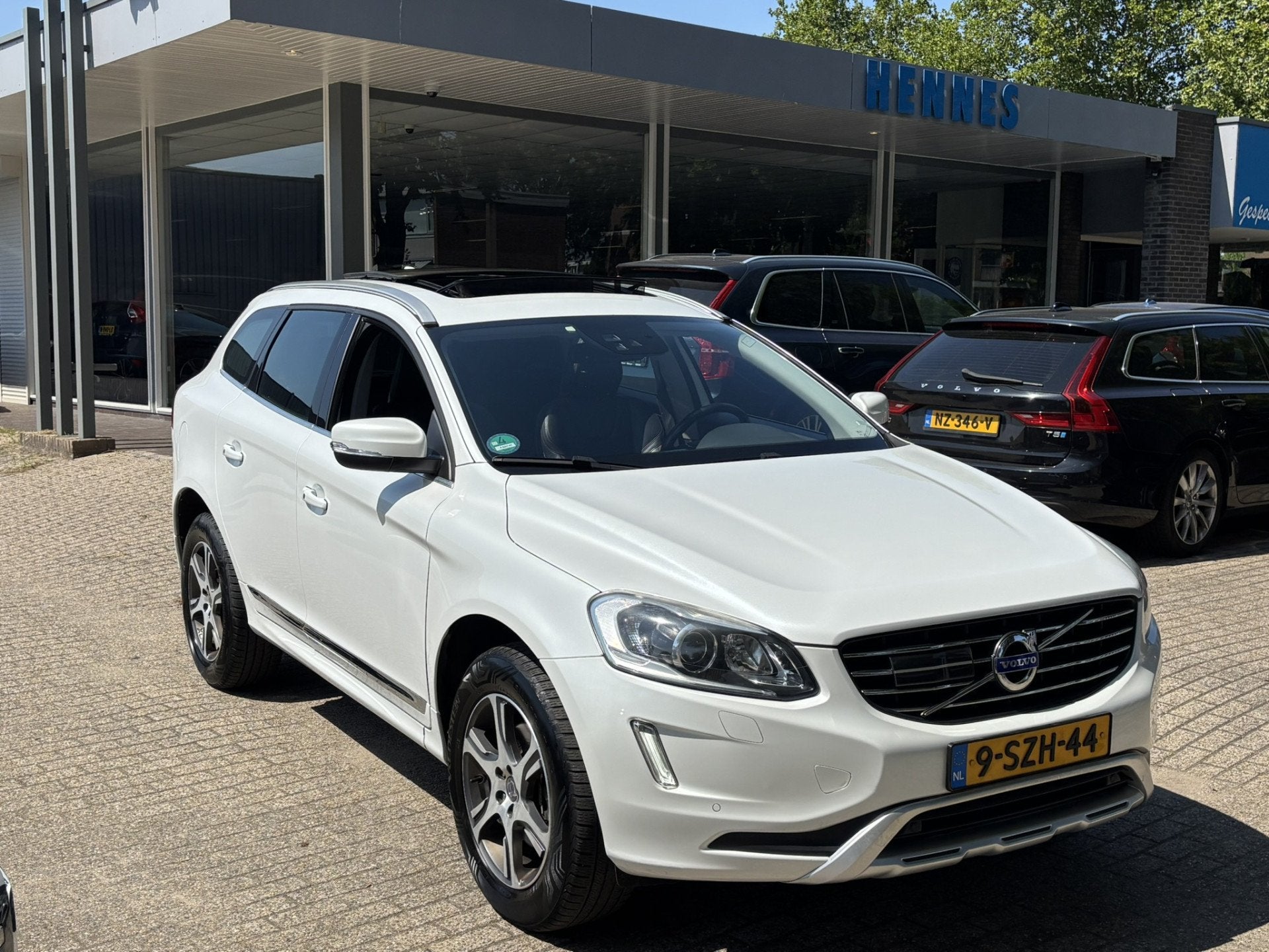 Volvo XC60 2.0 T5 245pk Au8 Summum Pano keyless ACC Standkac, 15 km/l, Gebruikt, Euro 6, 4 cilinders