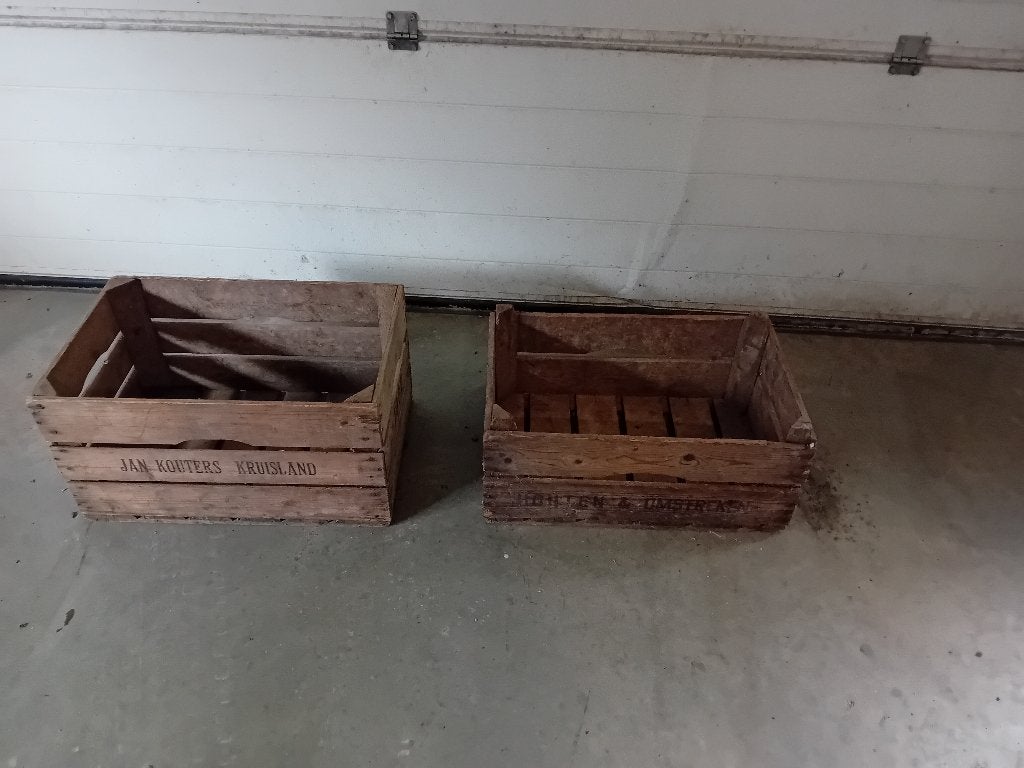 2 veilingkisten, Doe-het-zelf en Verbouw, Kratten en Dozen, Ophalen, Gebruikt, 40 tot 60 cm, Overige typen