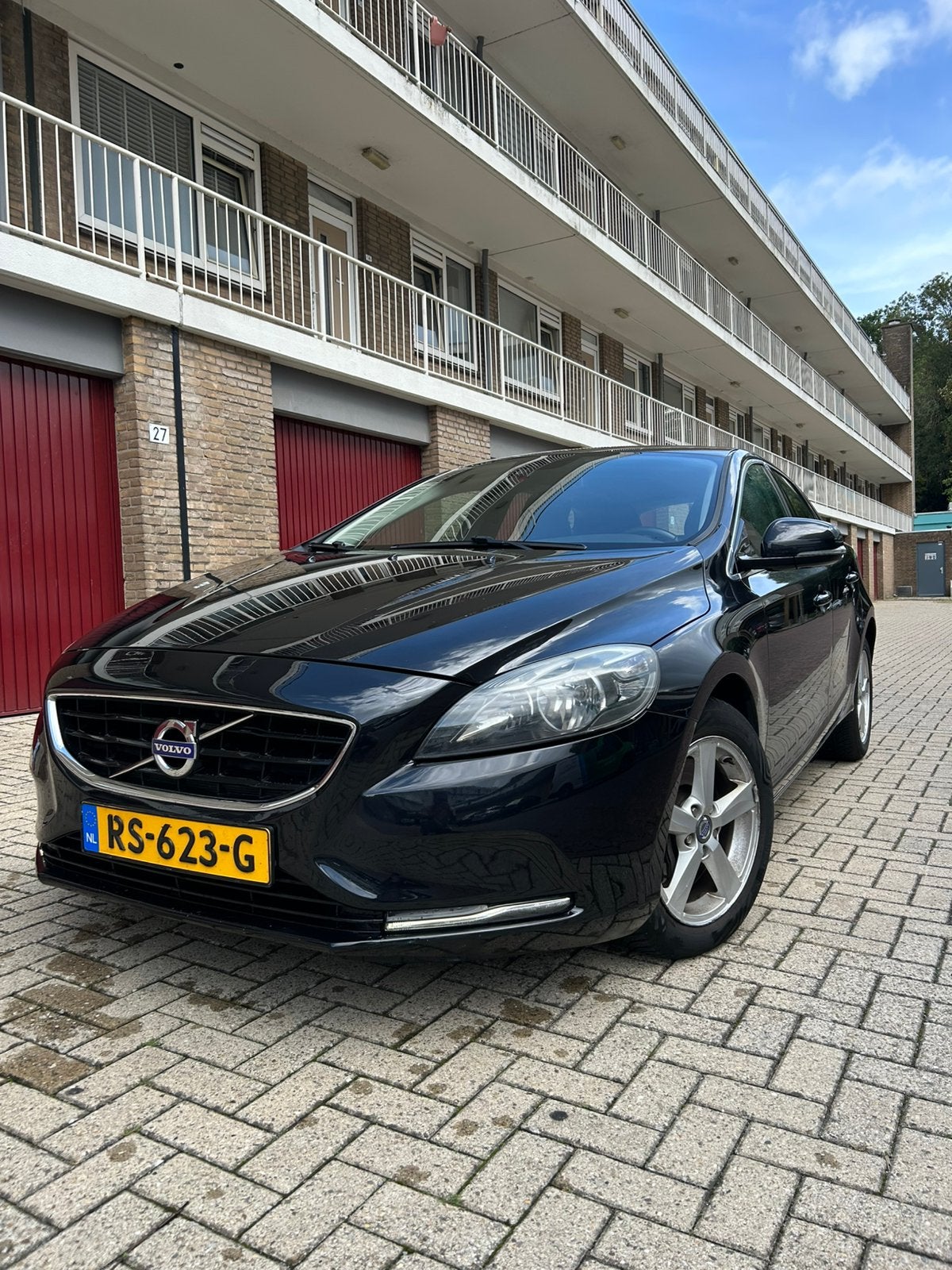 Volvo V40 2013, Distributieriem vervangen, nieuwe APK, trekh, 749 kg, 1984 cc, Zwart, Diesel