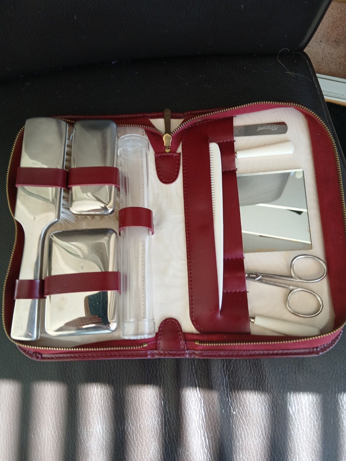Vintage reis toilettas met accessoires, Gebruikt, Ophalen of Verzenden, Met spiegeltje(s), Hardcase