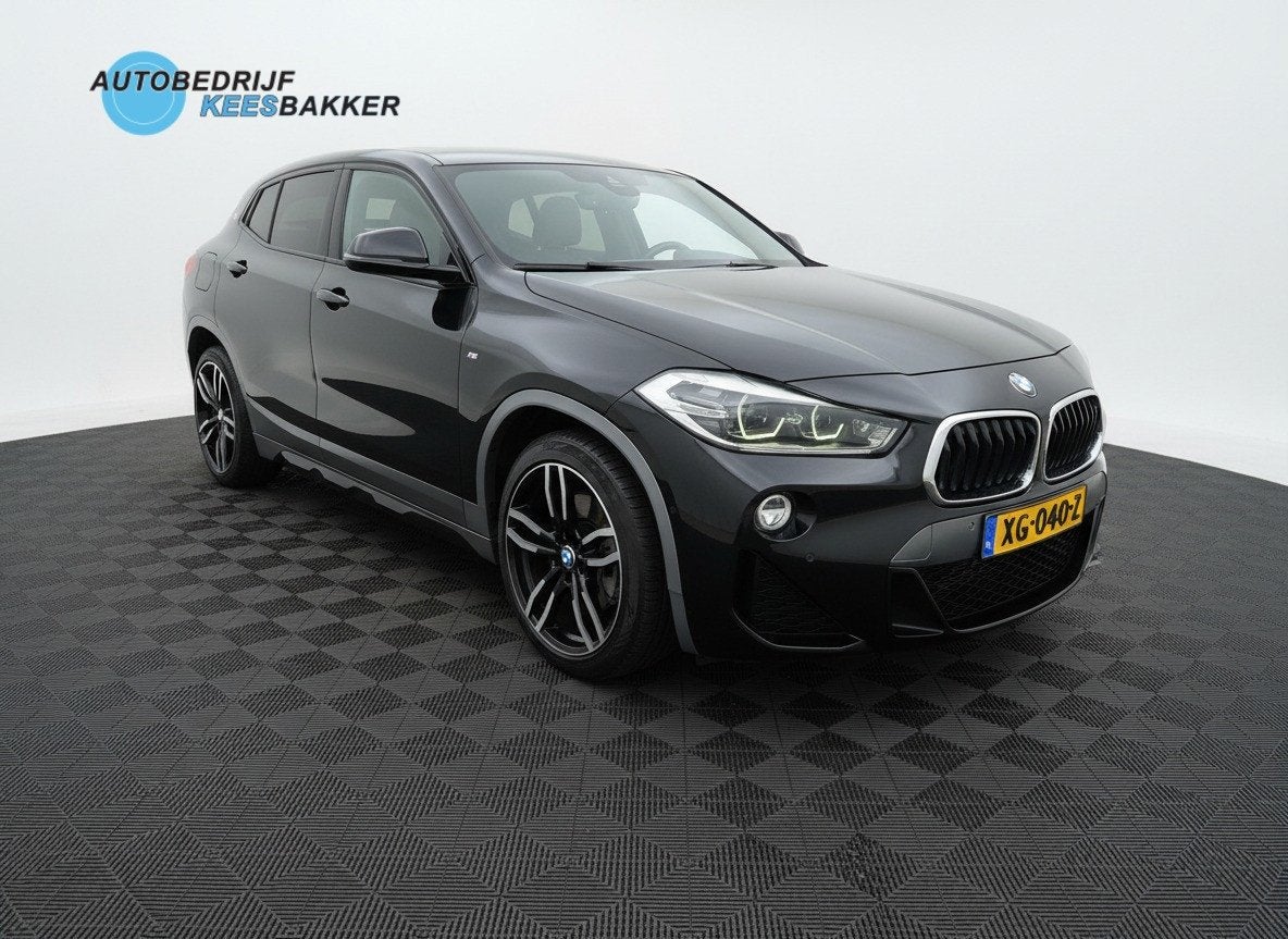 BMW X2 SDrive20i High Executive M-pakket|Pano|Leer|HUD|Soelv, 1998 cc, X2, 1435 kg, Zwart