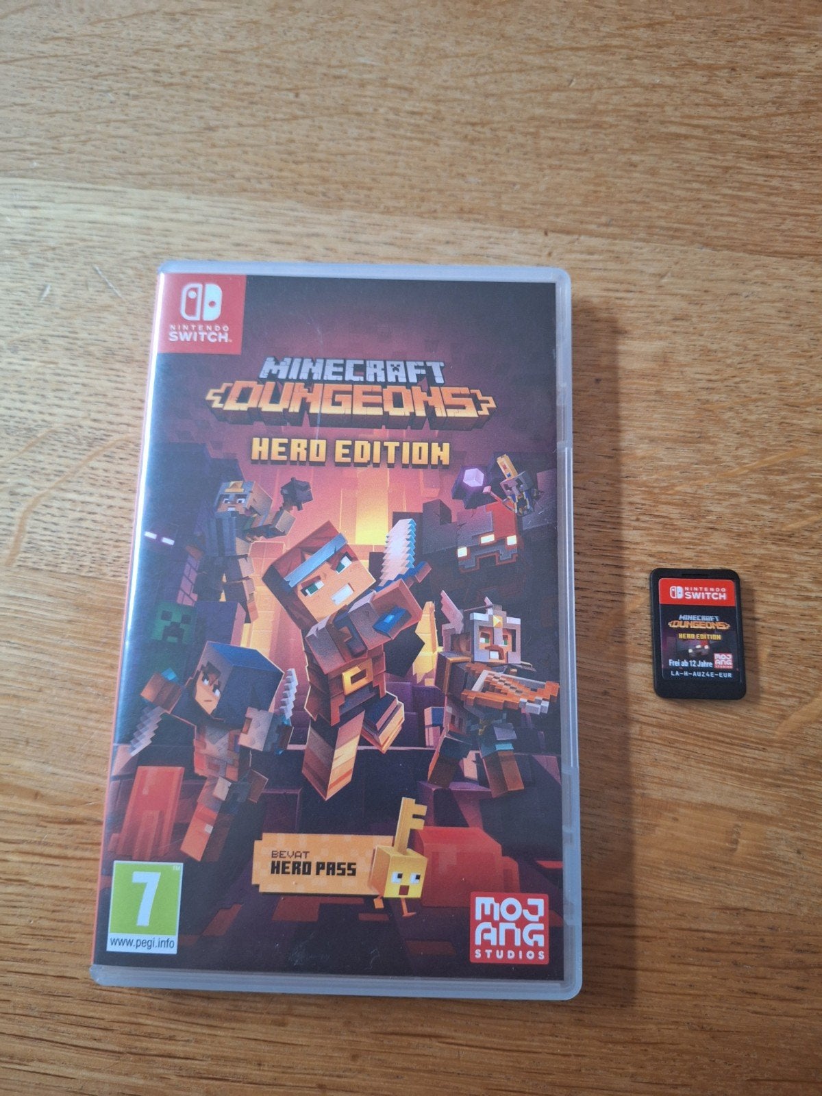 Minecraft Dungeons Hero Edition - Nintendo Switch, Avontuur en Actie, 1 speler, Ophalen of Verzenden, Zo goed als nieuw