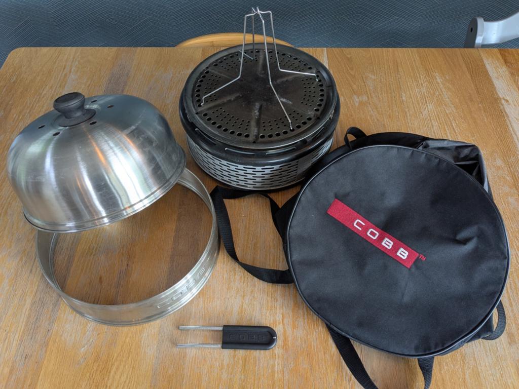 Cobb pro compact + basisplaat, dekselverhoger en standaard, Tuin en Terras, Houtskoolbarbecues, Zo goed als nieuw, Met accessoires