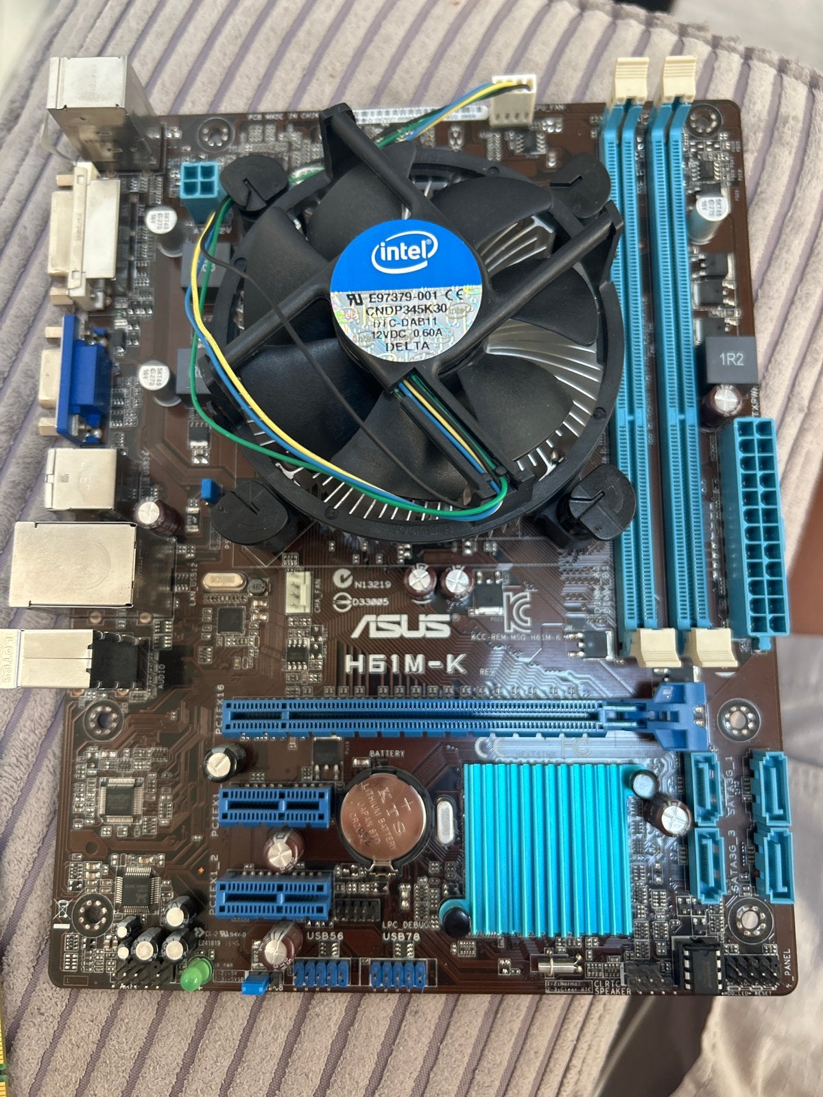 Intel Core i3-3240 CPU met ASUS H61M-K Moederbord plus ddr3, Ophalen of Verzenden, Gebruikt, Intel, DDR3