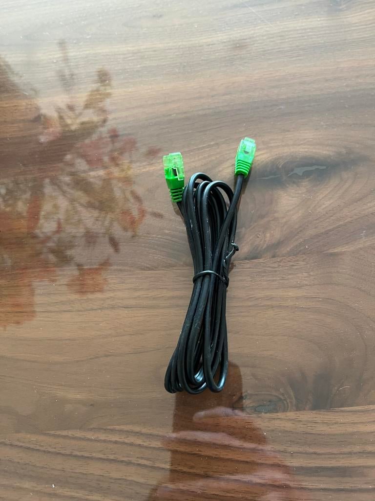 Zwarte UTP internetkabel met groene connectoren, Ophalen of Verzenden, Nieuw