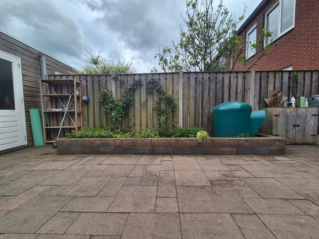 Gratis Stapelblokken en tegels tuin, Tuin en Terras, Tegels en Klinkers, Ophalen, Gebruikt, Overige typen, 10 m² of meer