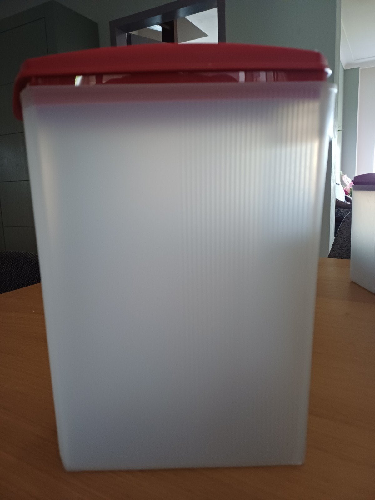 Tupperware Ruimtebespaarder 2 Liter -  Bewaardoos zgan, Ophalen, Bewaardoos, Zo goed als nieuw, Met deksel