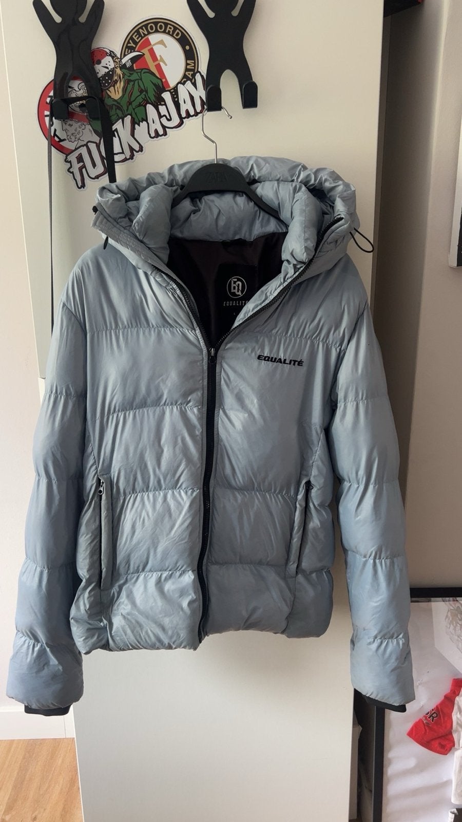 Equalité Lichtblauwe Puffer Jas maat L - Zo goed als nieuw, Ophalen of Verzenden, Zo goed als nieuw, Maat 52/54 (L), Blauw