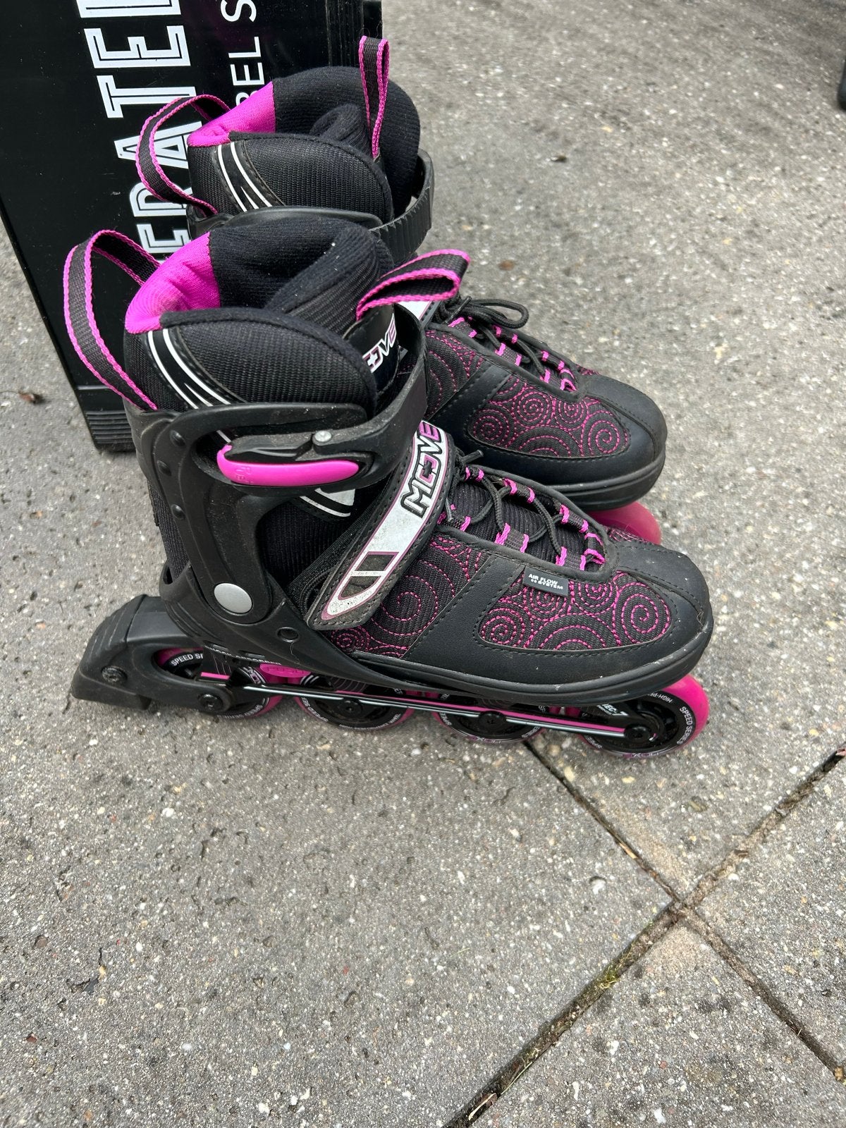 Skeelers - Maat 33-36 - Zwart/Roze, Sport en Fitness, Skeelers, Overige merken, Kinderen, Ophalen of Verzenden, Inline skates 4 wielen