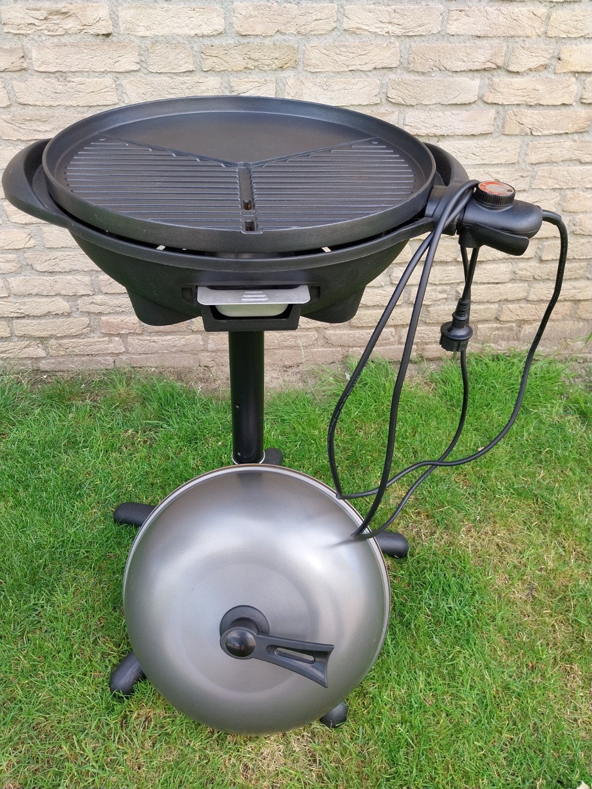 Elektrische BBQ / Grill op stroom met deksel en vetopvangbak, Ophalen, Zo goed als nieuw