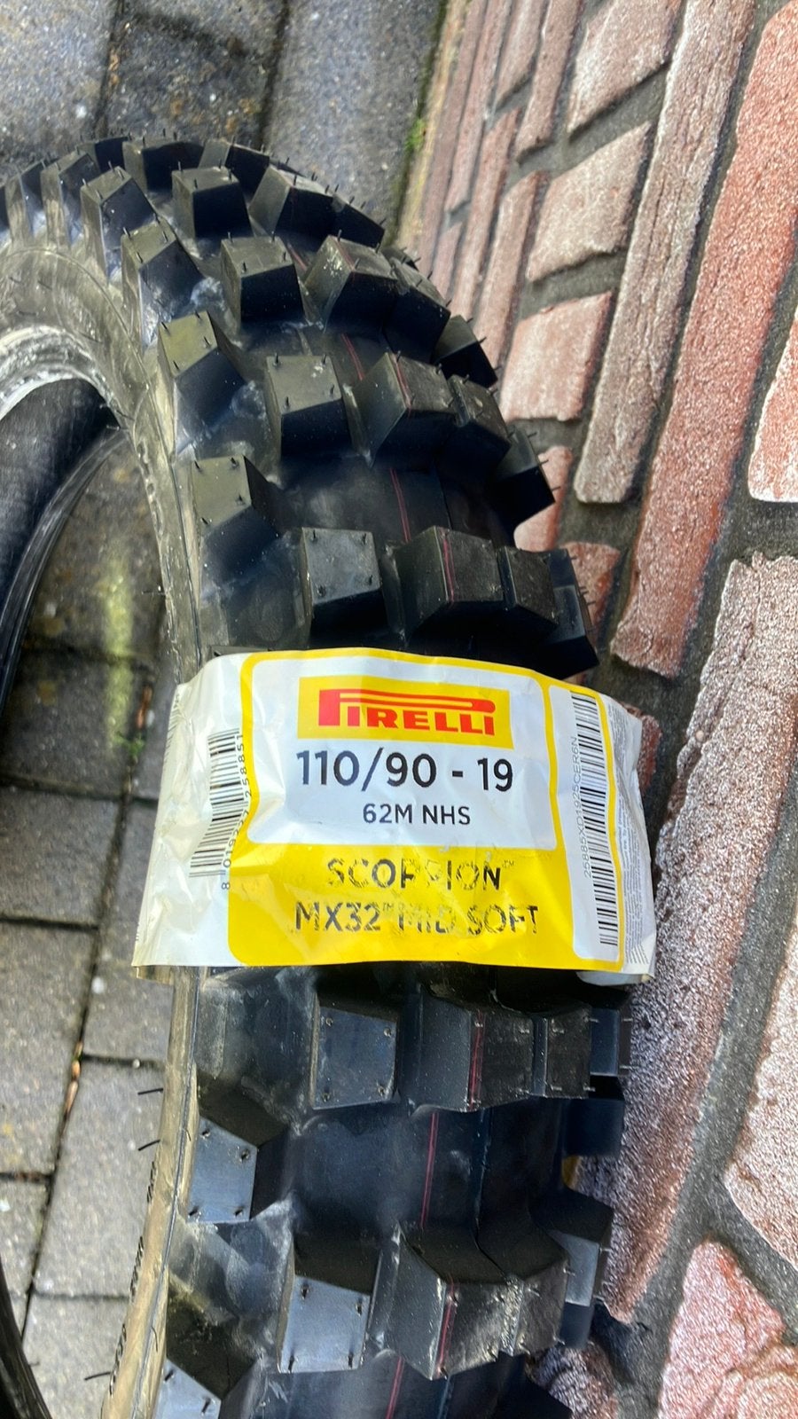 Achterband pirelli crossmotor, Ophalen