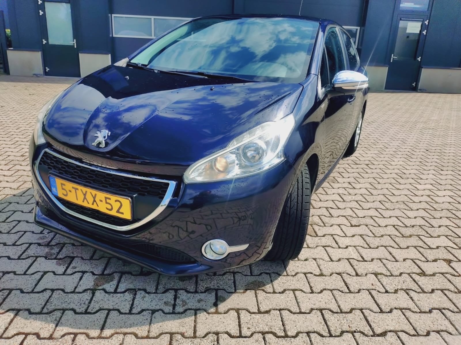 Peugeot 208 1.2 VTI 60KW/82PK 5-D 2013 Blauw, Auto's, Peugeot, Voorwielaandrijving, 31 €/maand, 1199 cc, Blauw