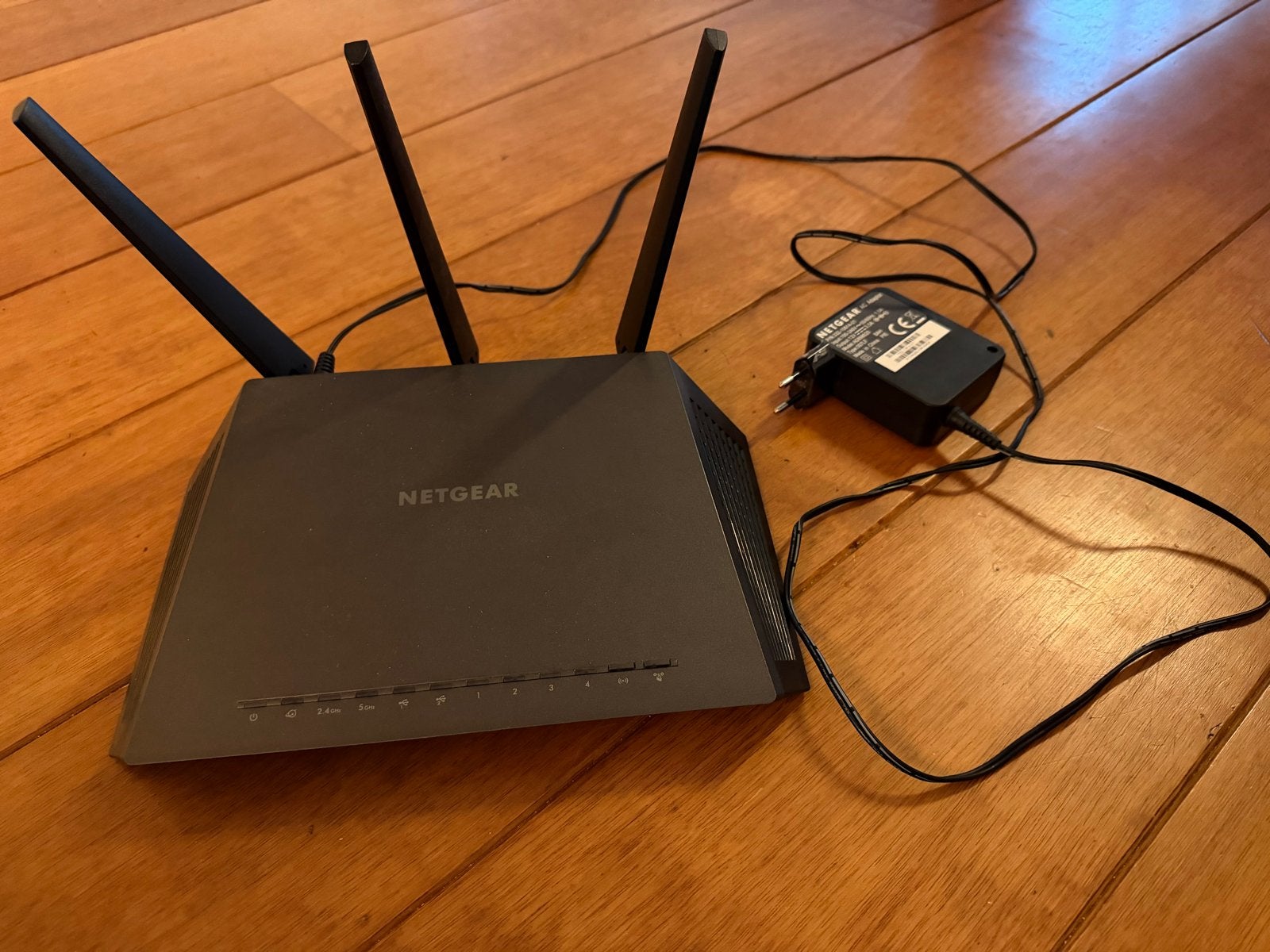 NETGEAR Nighthawk AC1900 Smart WiFi Router (R7000), Computers en Software, Ophalen of Verzenden, Gebruikt, Router