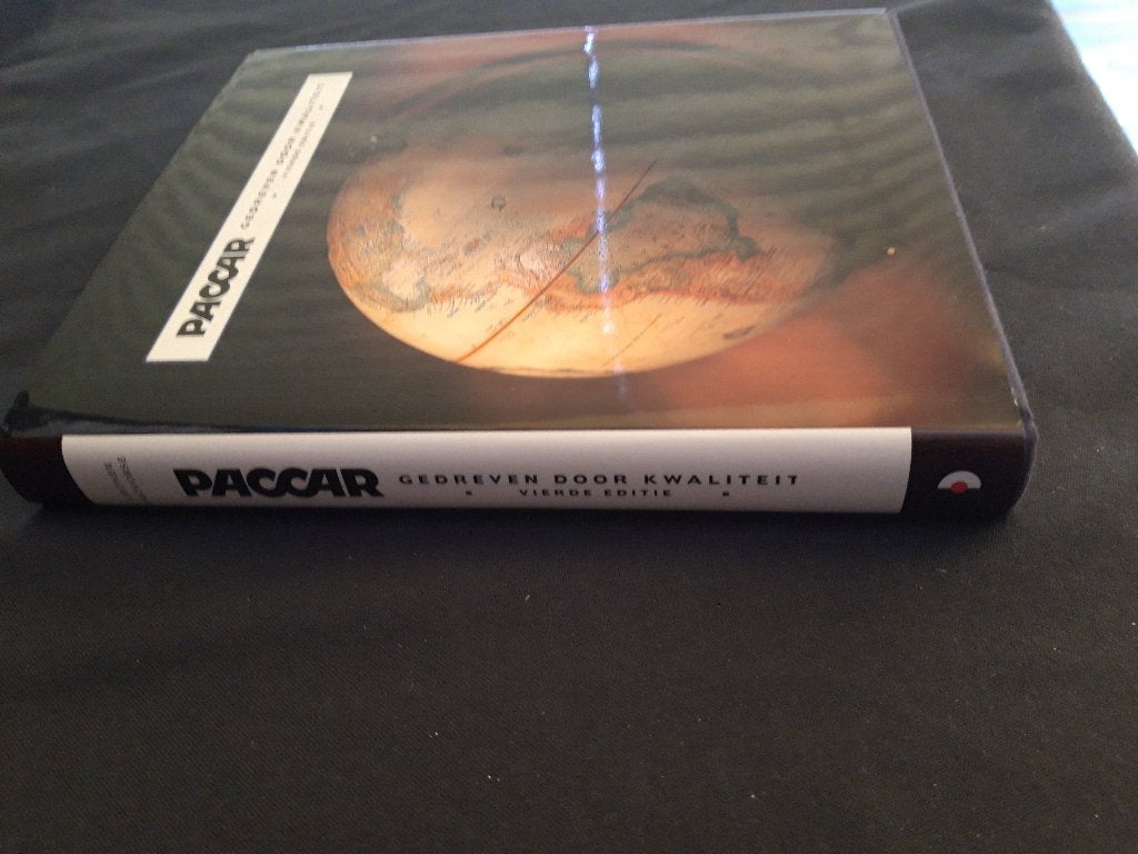 boek PACCAR Gedreven door kwaliteit. Vierde editie ( DAF ), Boeken, Diverse auteurs, Ophalen of Verzenden, Zo goed als nieuw, Overige merken