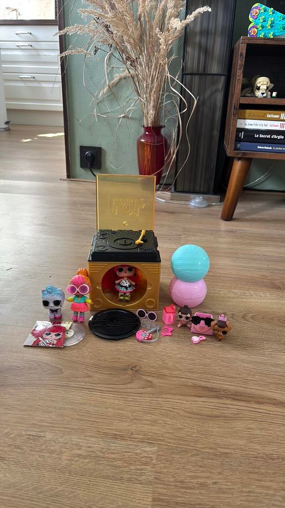 L.O.L.  set met muziek, poppetjes en accessoires, Ophalen of Verzenden, Zo goed als nieuw