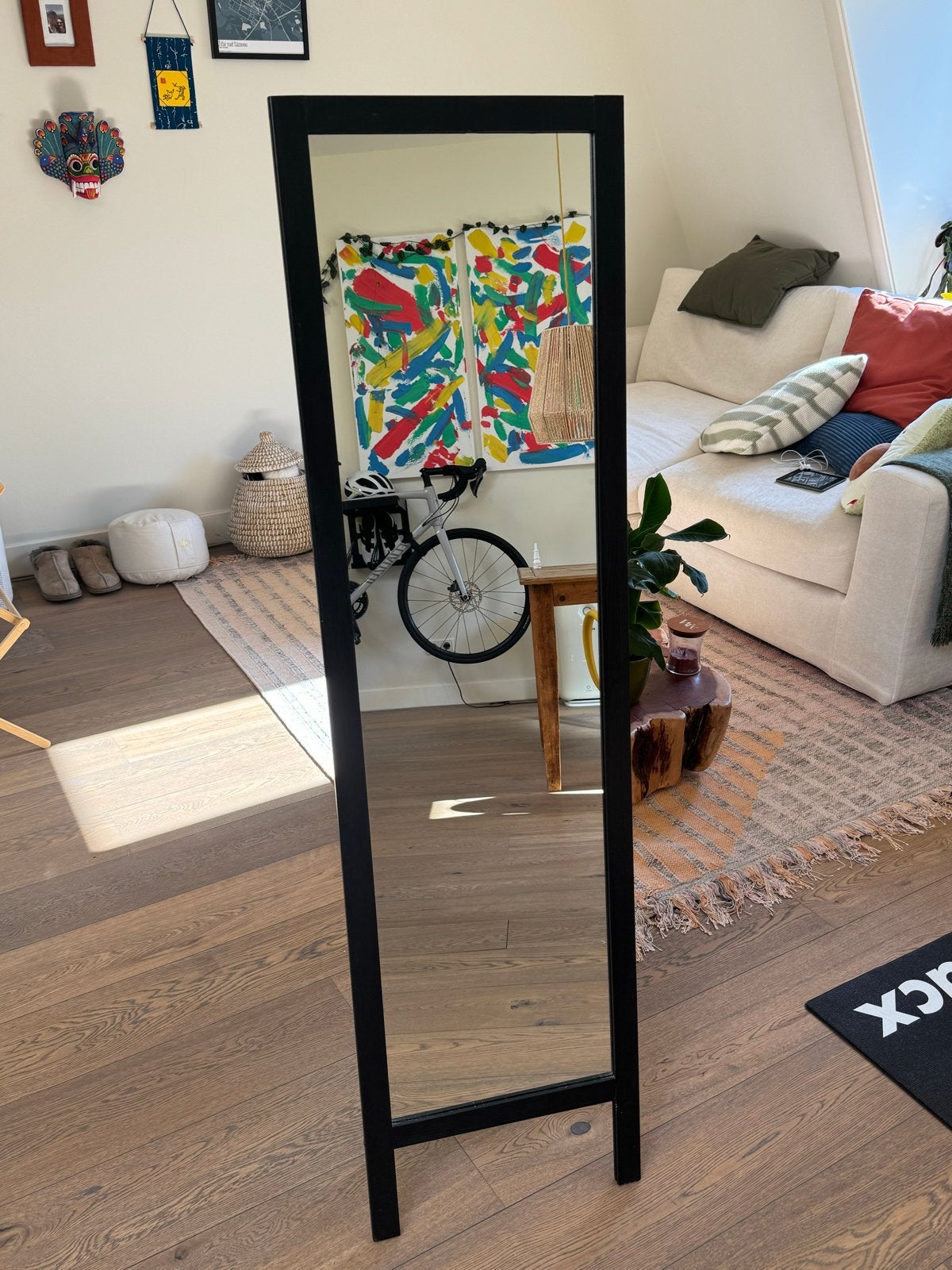 Big standing mirror in a black wooden frame, Ophalen, Minder dan 50 cm, 100 tot 150 cm, Zo goed als nieuw