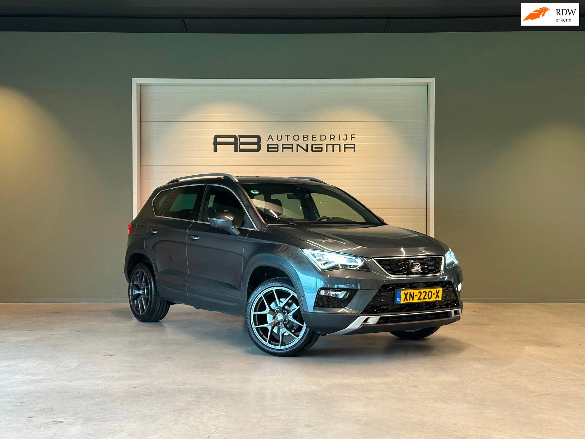 Seat Ateca 1.4 EcoTSI AUTOMAAT XCELLENCE|360 CAMERA|NAVIGA, Auto's, Dealer onderhouden, Gebruikt, 4 cilinders, 1600 kg