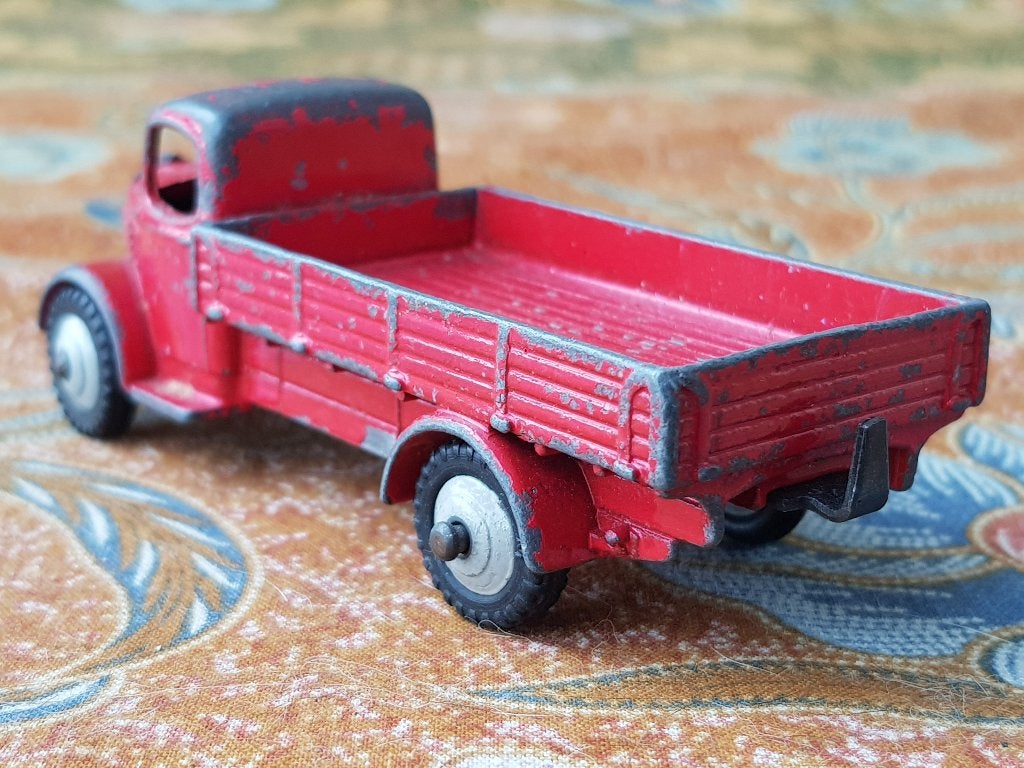 Oude austin modelauto uit Engeland van Dinky Toys 10,2 cm., Antiek en Kunst, Antiek | Speelgoed, Ophalen of Verzenden