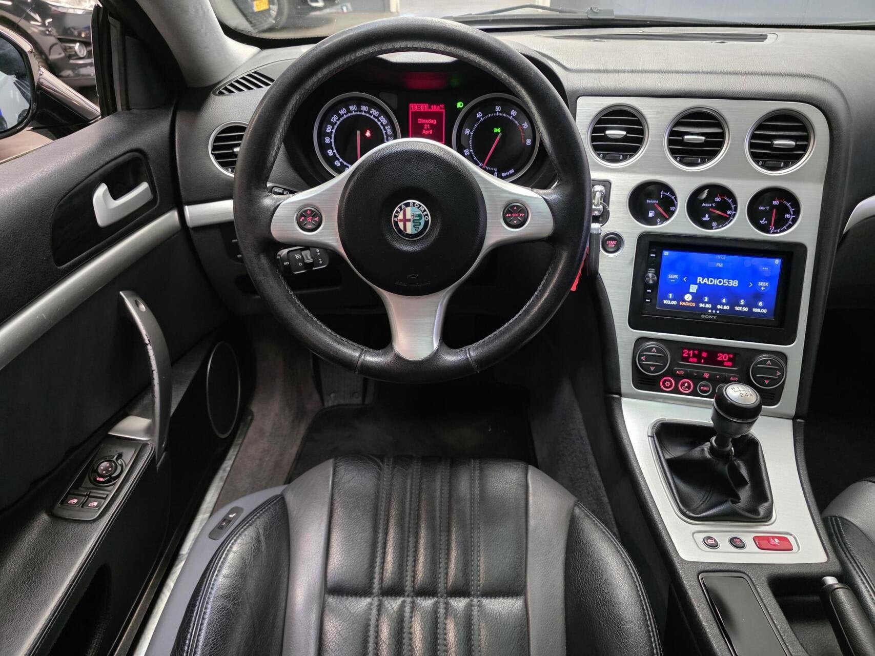 Alfa Romeo Brera 2.2 JTS SkyWindow | Climat & Cruise Control, Brera, Gebruikt, 4 cilinders, 4 stoelen