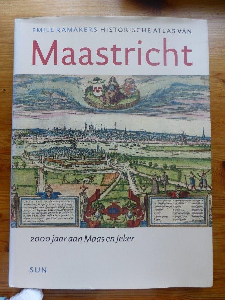 Maastricht - 2000 jaar aan Maas en Jeker, Boeken, Ophalen of Verzenden, Zo goed als nieuw