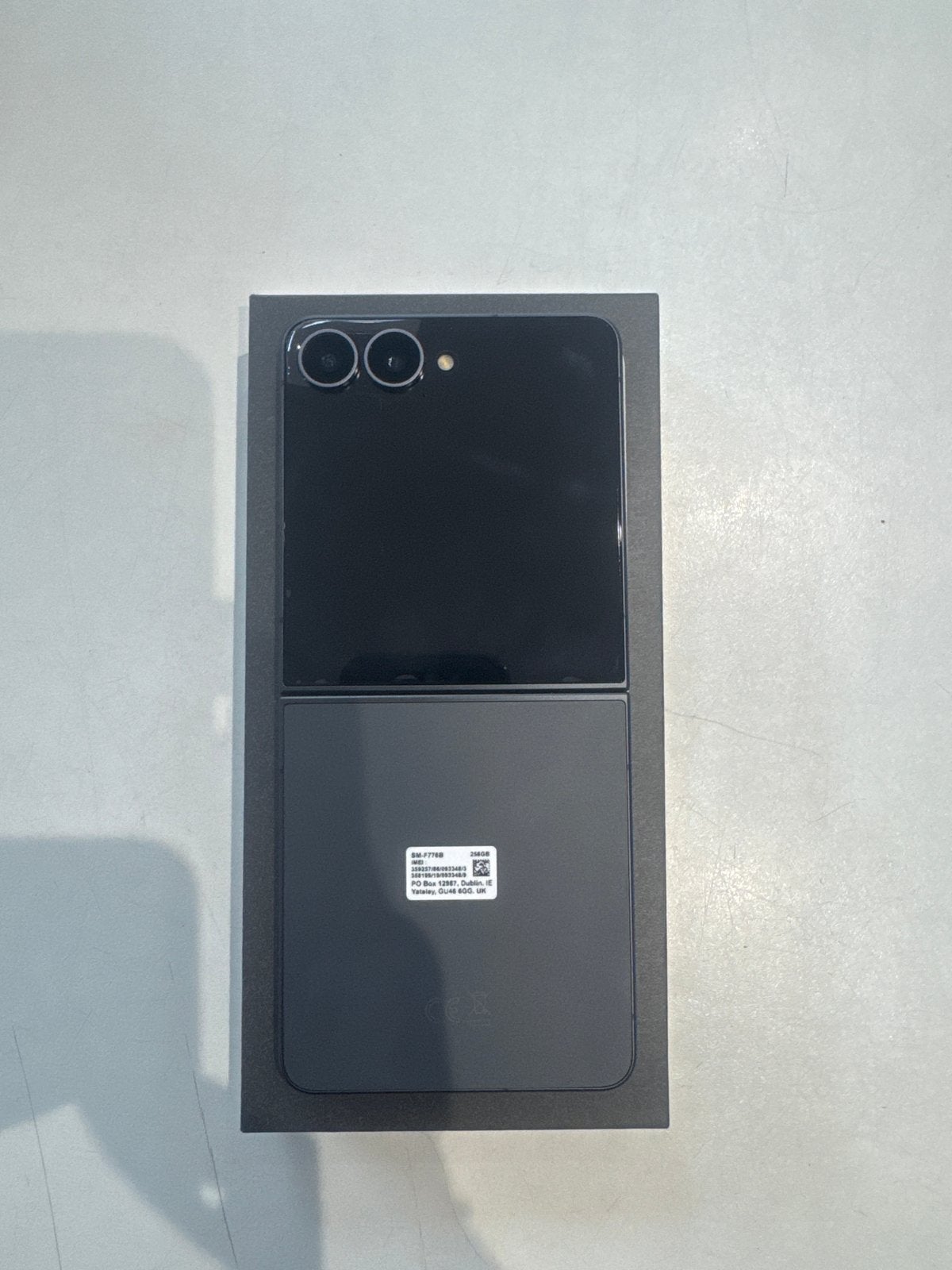Samsung Galaxy Z Flip 8 256GB Zwart - Zo goed als nieuw, Zwart, Touchscreen, Ophalen of Verzenden, Zo goed als nieuw