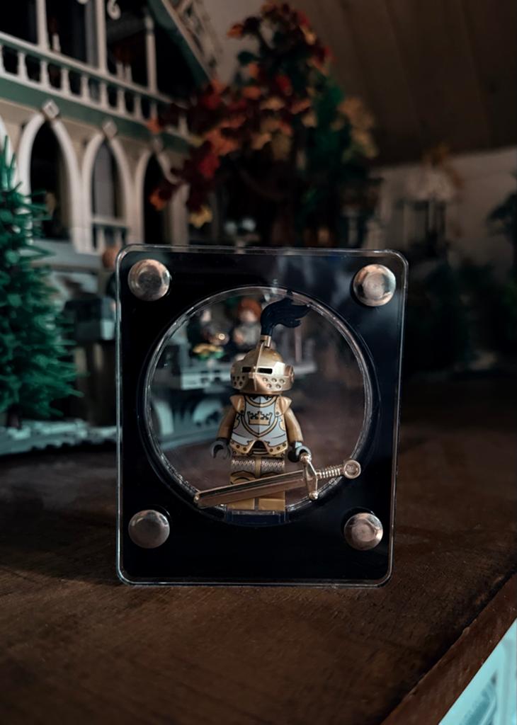 Lego Fantasy Era - Gold Knight met Display Case, Lego, Ophalen of Verzenden, Zo goed als nieuw, Minifiguur