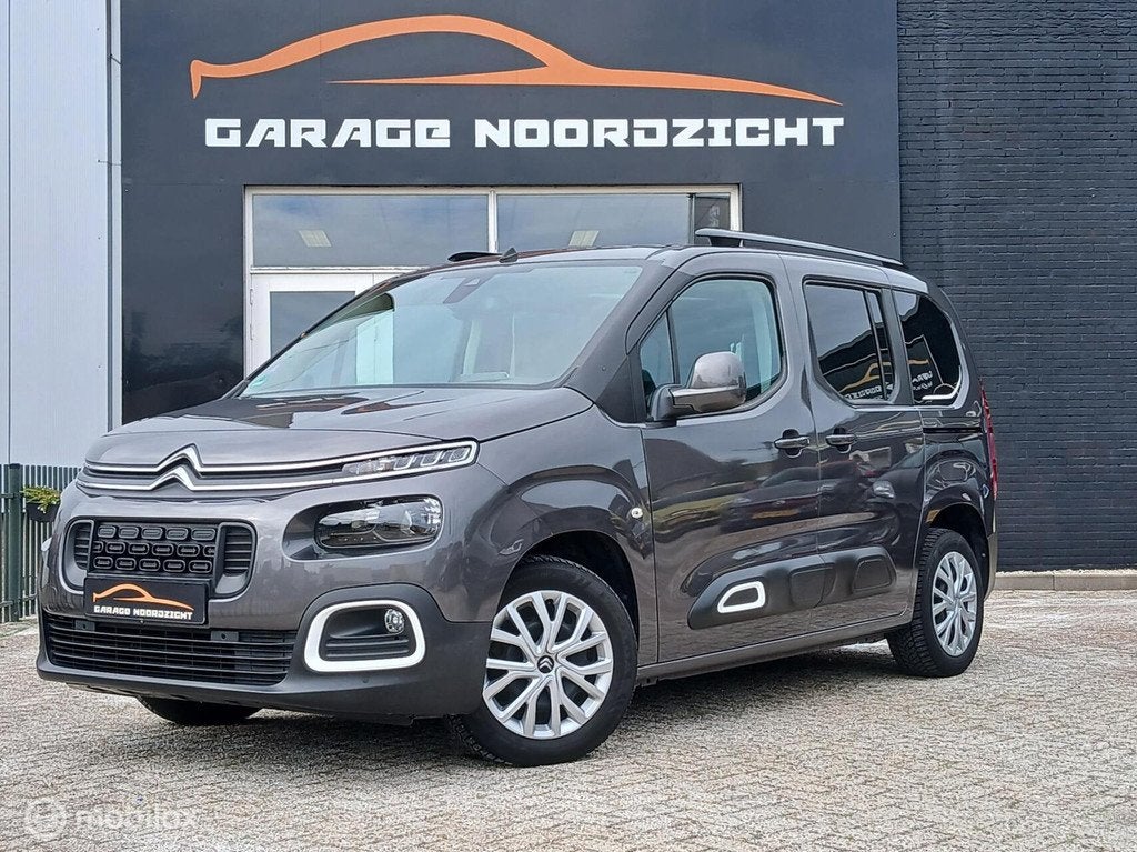Citroen Berlingo 1.2 110PK Pure Tech Panorama Dak / Camera, Voorwielaandrijving, Stof, Gebruikt, Euro 6