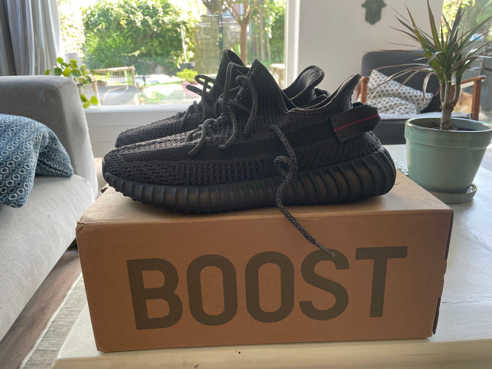 Adidas Yeezy Boost 350 Maat 42, Ophalen of Verzenden, Nieuw, Zwart, Sneakers of Gympen