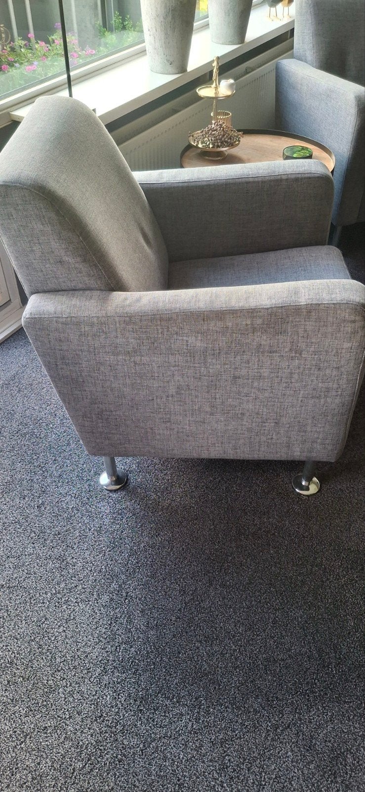 Grijze fauteuils met zilverkleurige poot., Huis en Inrichting, Fauteuils, Ophalen, Gebruikt, 75 tot 100 cm, 50 tot 75 cm
