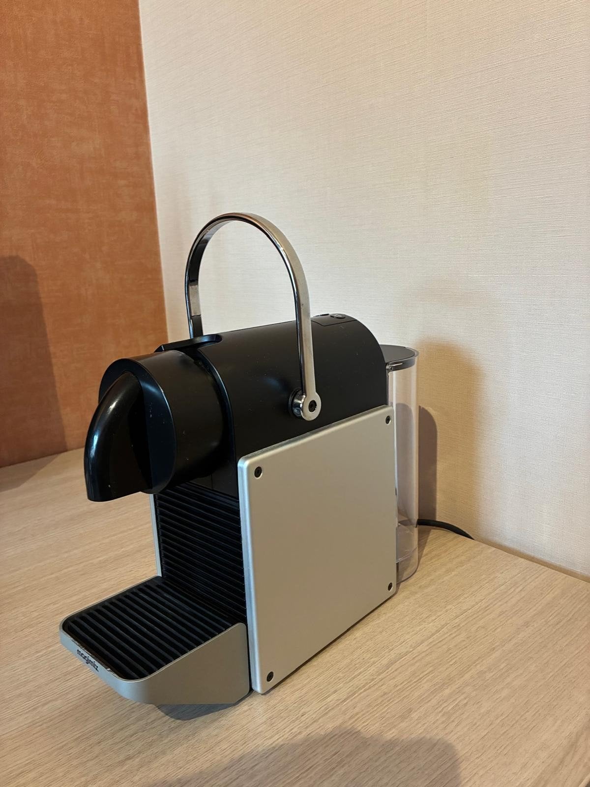 Nespresso Pixie Koffiecupmachine Zwart-Zilver, Witgoed en Apparatuur, Koffiezetapparaten, Koffiemachine, Ophalen of Verzenden