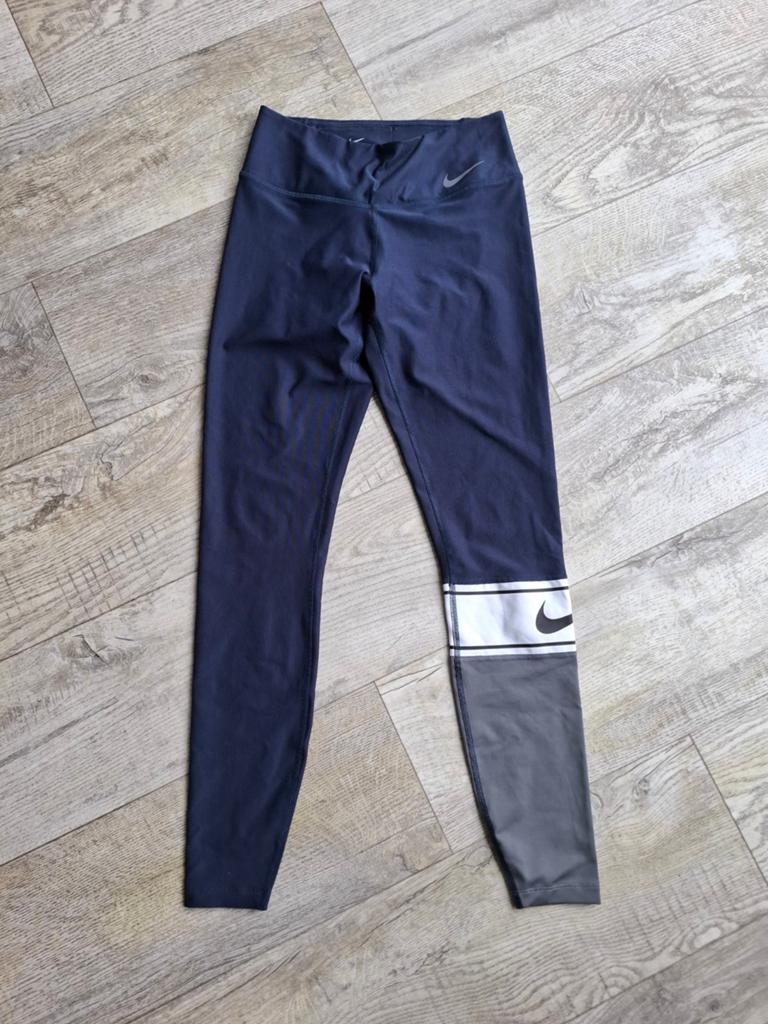 Nike sport pant, Ophalen of Verzenden, Zo goed als nieuw, Jongen of Meisje, Sport- of Zwemkleding