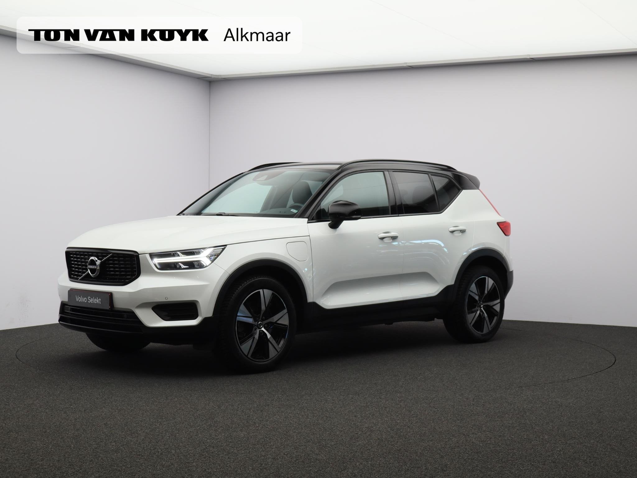 Volvo XC40 1.5 T4 Recharge R-Design / Leder / Stoel- + Stuur