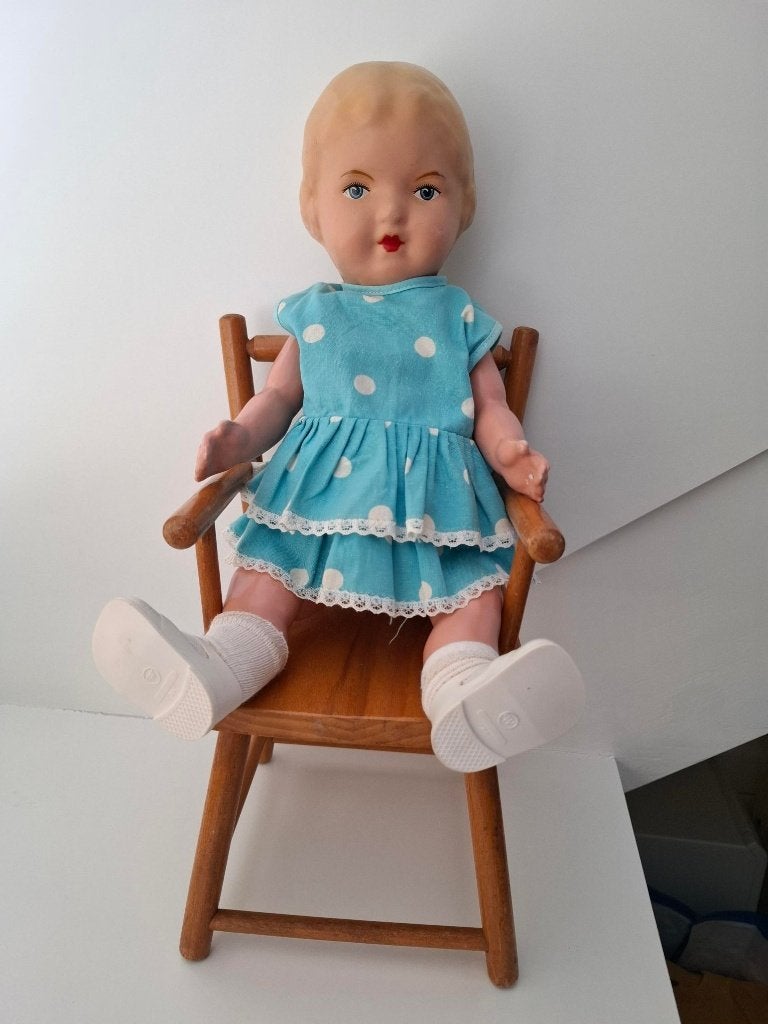 Poppenstoeltje, Ophalen of Verzenden, Gebruikt, Pop