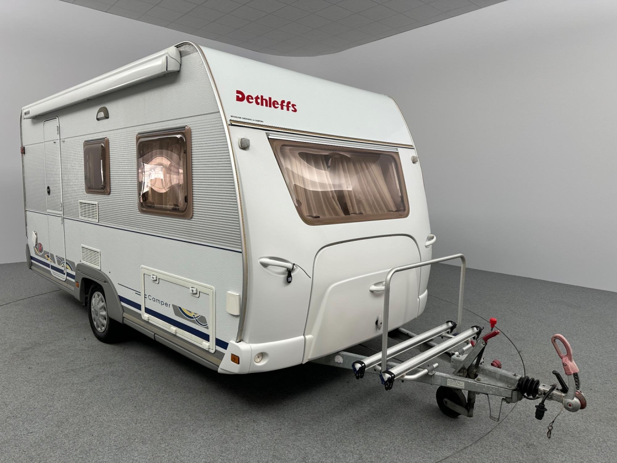 Dethleffs Camper 440 DB Cassetteluifel, Caravans en Kamperen, Caravans, Serviceluik, Vast bed, Bedrijf, Treinzit