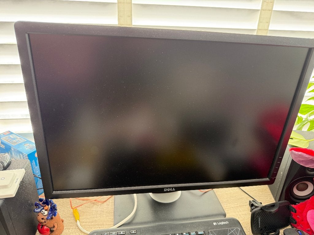Dell UltraSharp U2412M, Computers en Software, Monitoren, Ophalen, DVI, IPS, Zo goed als nieuw