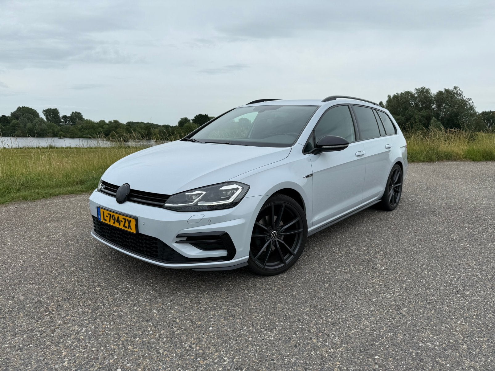VW Golf 7.5 Variant1.5 TSI 3x R-Line, Standkachel, Uniek!, 1498 cc, 4 cilinders, Wit, Stationwagon